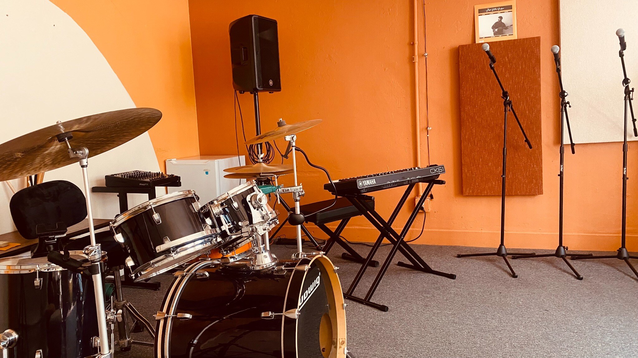 Golden Hour Studio – Great Rates in Beautiful Space!