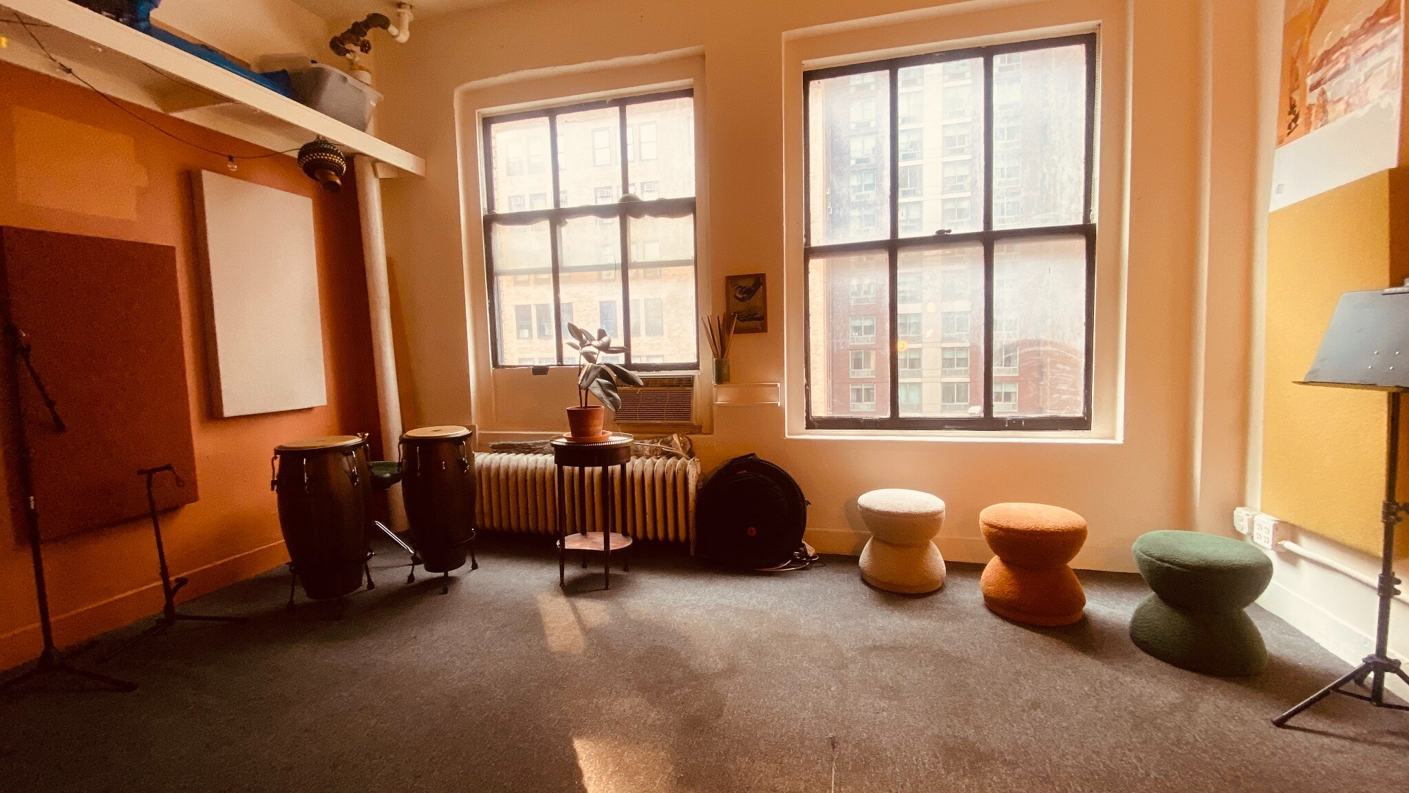 Golden Hour Studio – Great Rates in Beautiful Space!